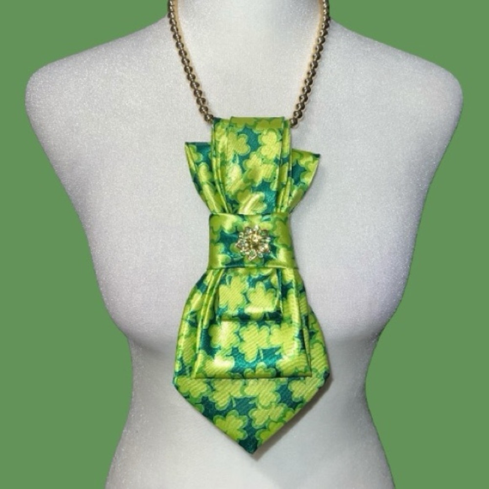 St.Patricks Day Elegant Green and Gold necktie Necklace with 4 leaf clovers
